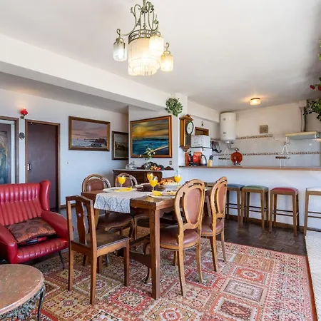 Spacious & Sunny Vintage At The شقة فيلا دو كوندي